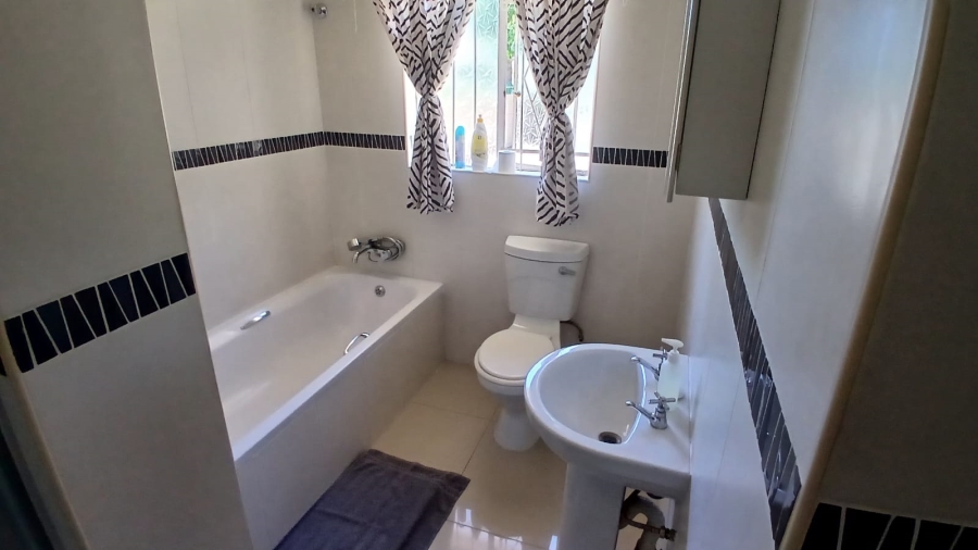 To Let 4 Bedroom Property for Rent in Fichardt Park Free State